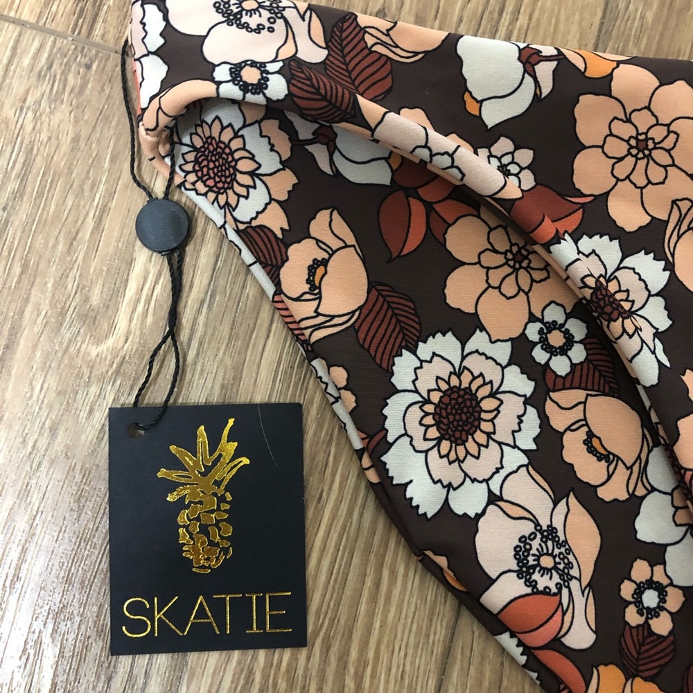 NWT Skatie Cheryl M bottoms in Byron print